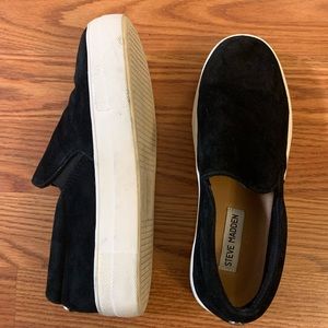 Steve Madden Gills Suede Slip-On Sneaker